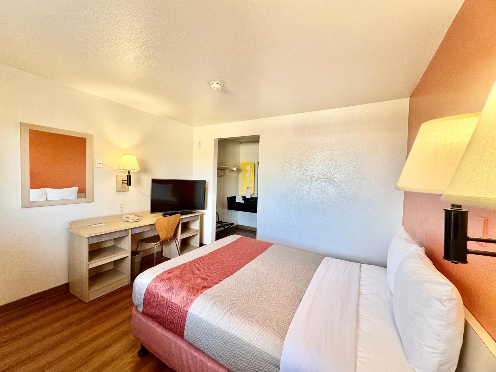 Motel 6-Bellflower, Ca - Los Angeles Экстерьер фото