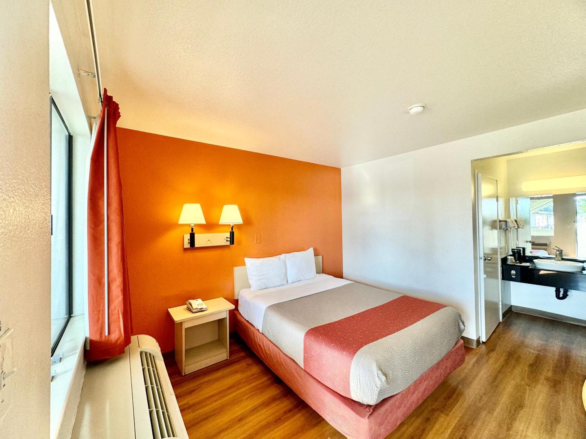 Motel 6-Bellflower, Ca - Los Angeles Экстерьер фото