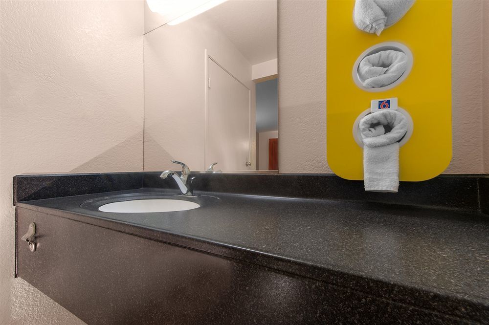 Motel 6-Bellflower, Ca - Los Angeles Экстерьер фото