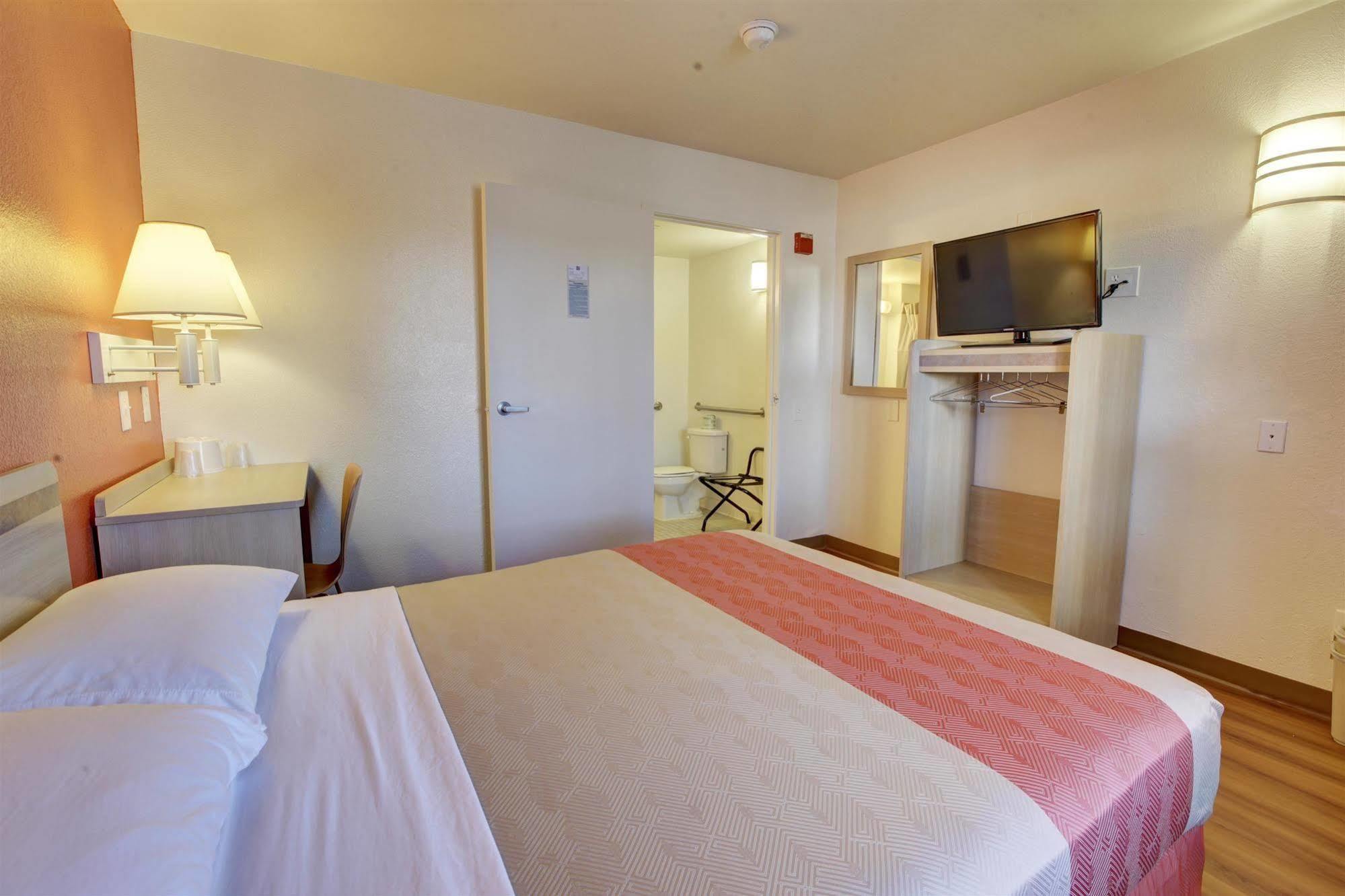 Motel 6-Bellflower, Ca - Los Angeles Экстерьер фото
